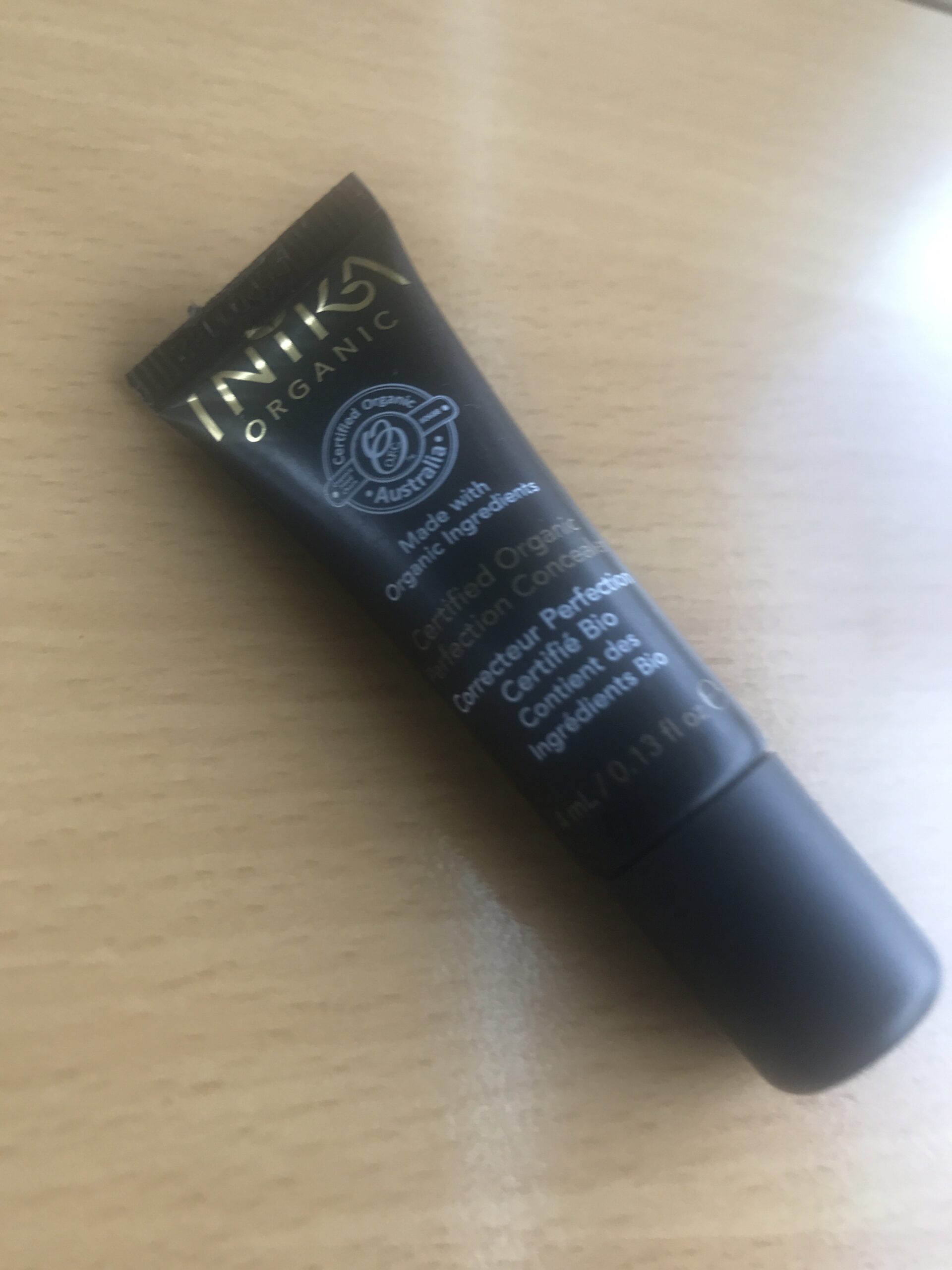 Inika perfection concealer light