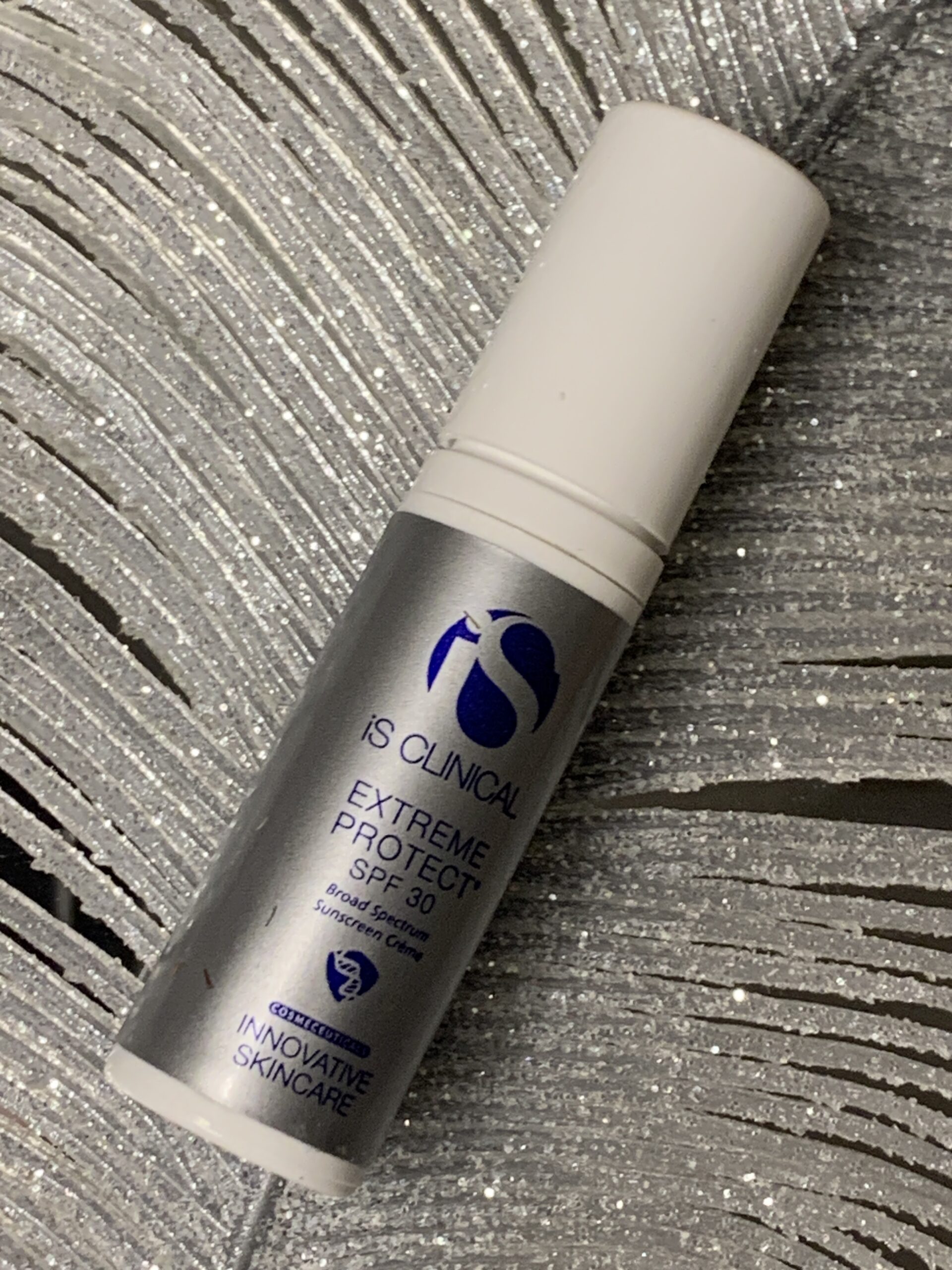 IS Clinical Etreme Protect spf30