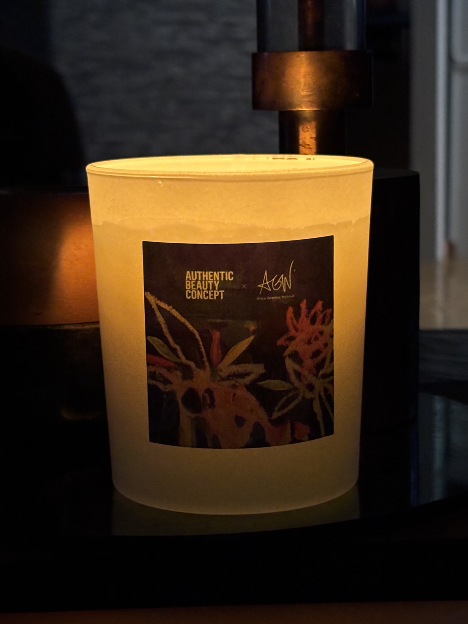 Authentic Beauty Concept Memento Candle Glow