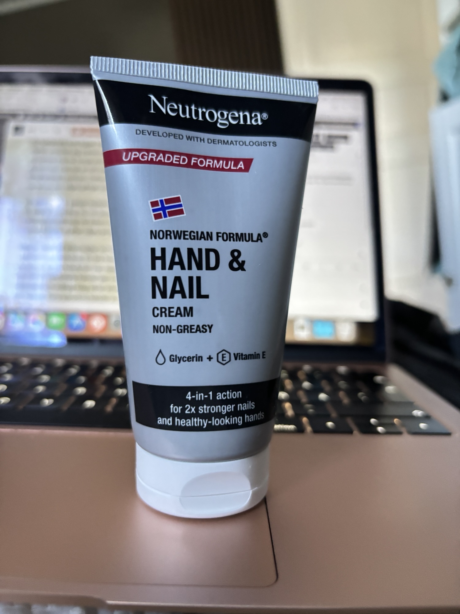 Neutrogena hand & nail cream