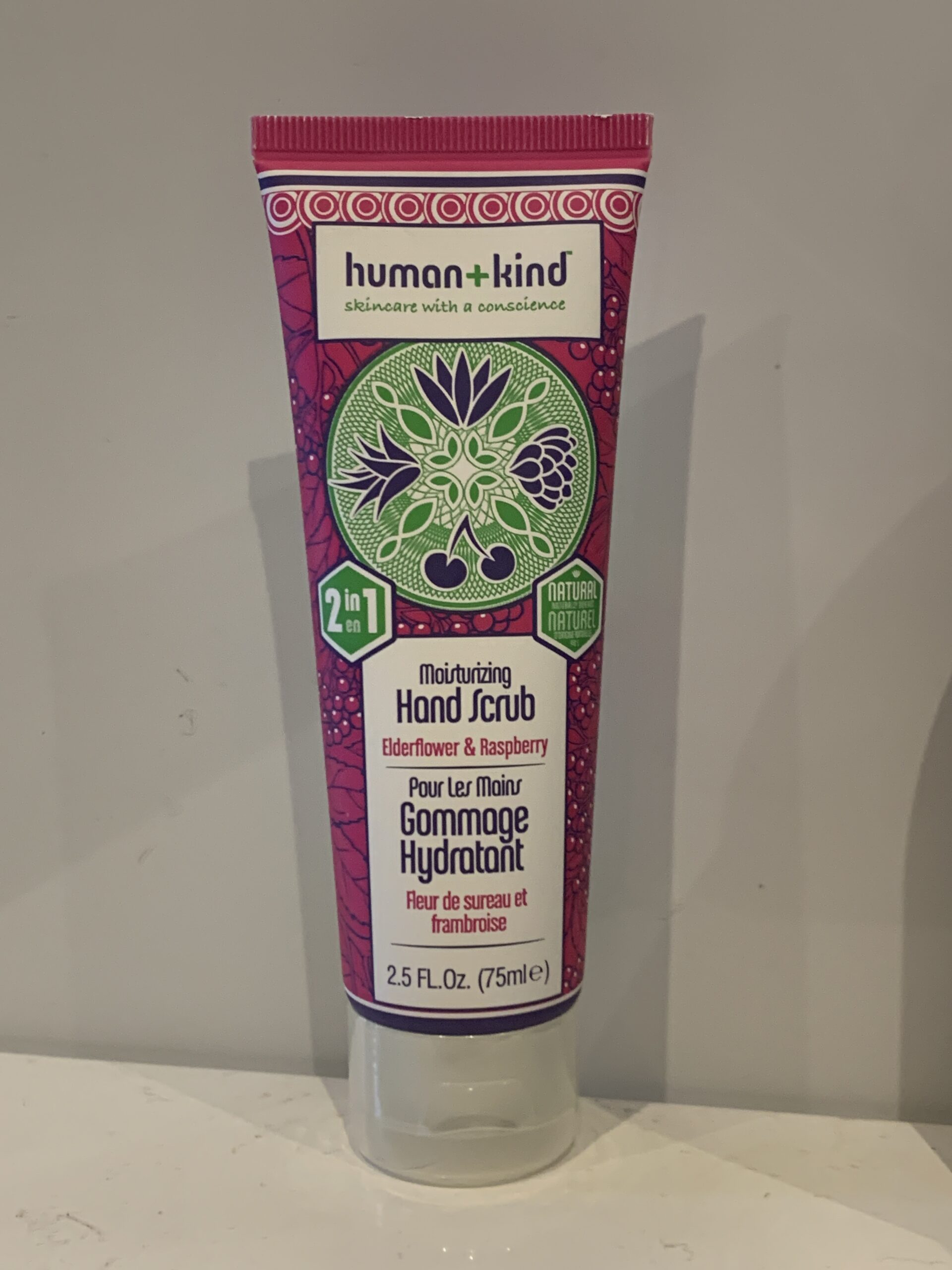 Human+kind moisturizing hand scrub Elderflower & raspberry