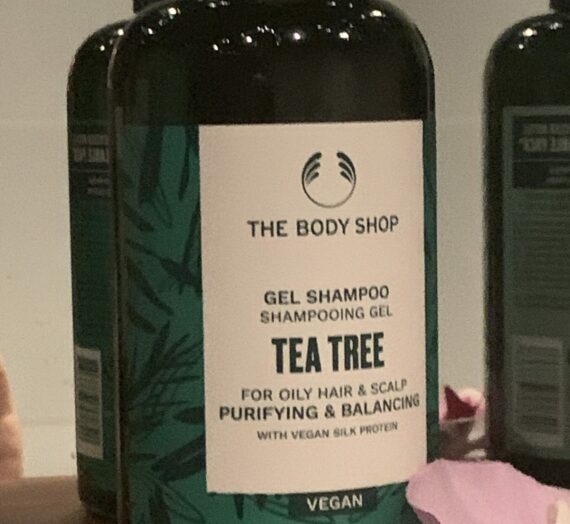 The Body Shop Gel Shampoo tea tree