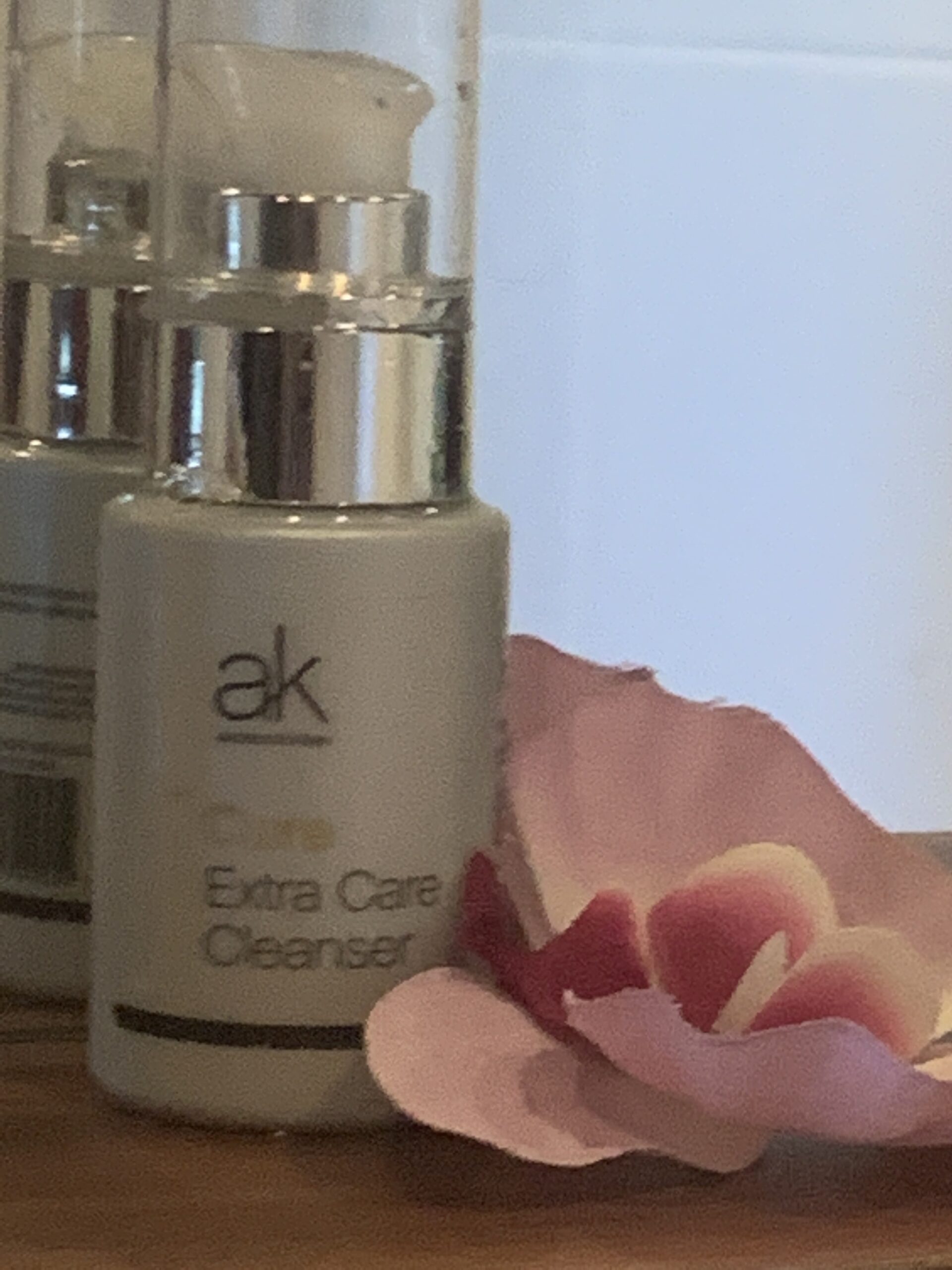 AK Extra Care Cleanser