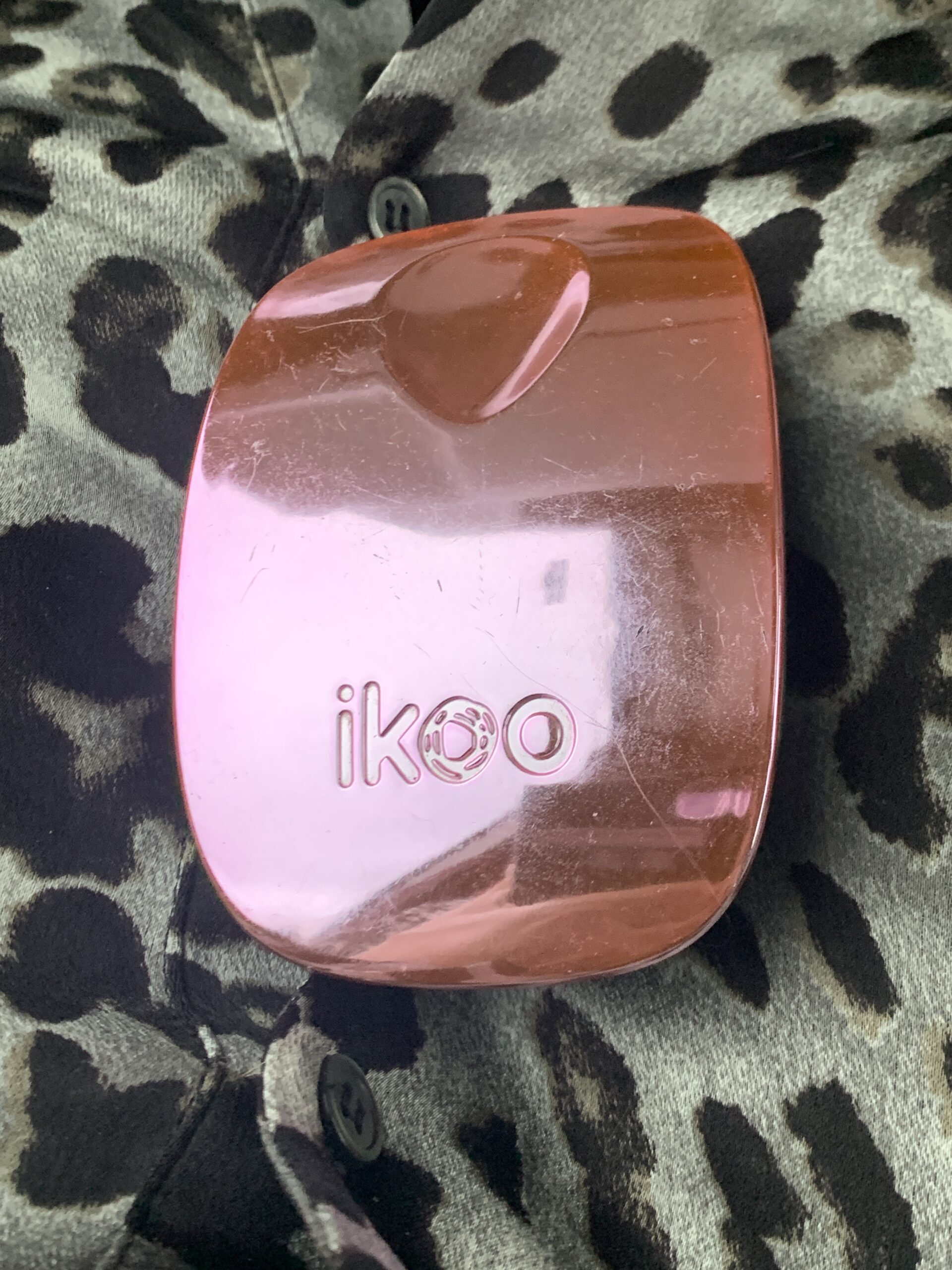 Ikoo Metallic Oyster Pocket Hair Brush