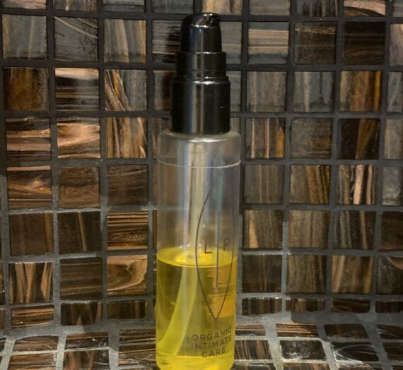 Lip organic intimate care cleansing oil