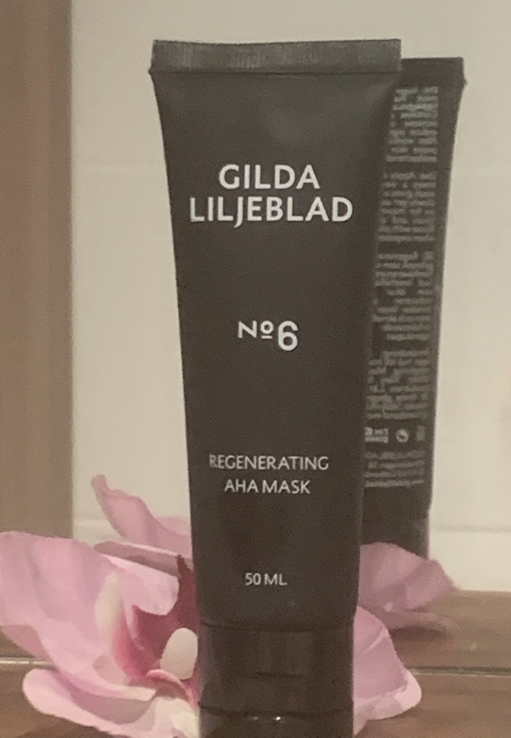Gilda Liljeblad Regenerating AHA mask