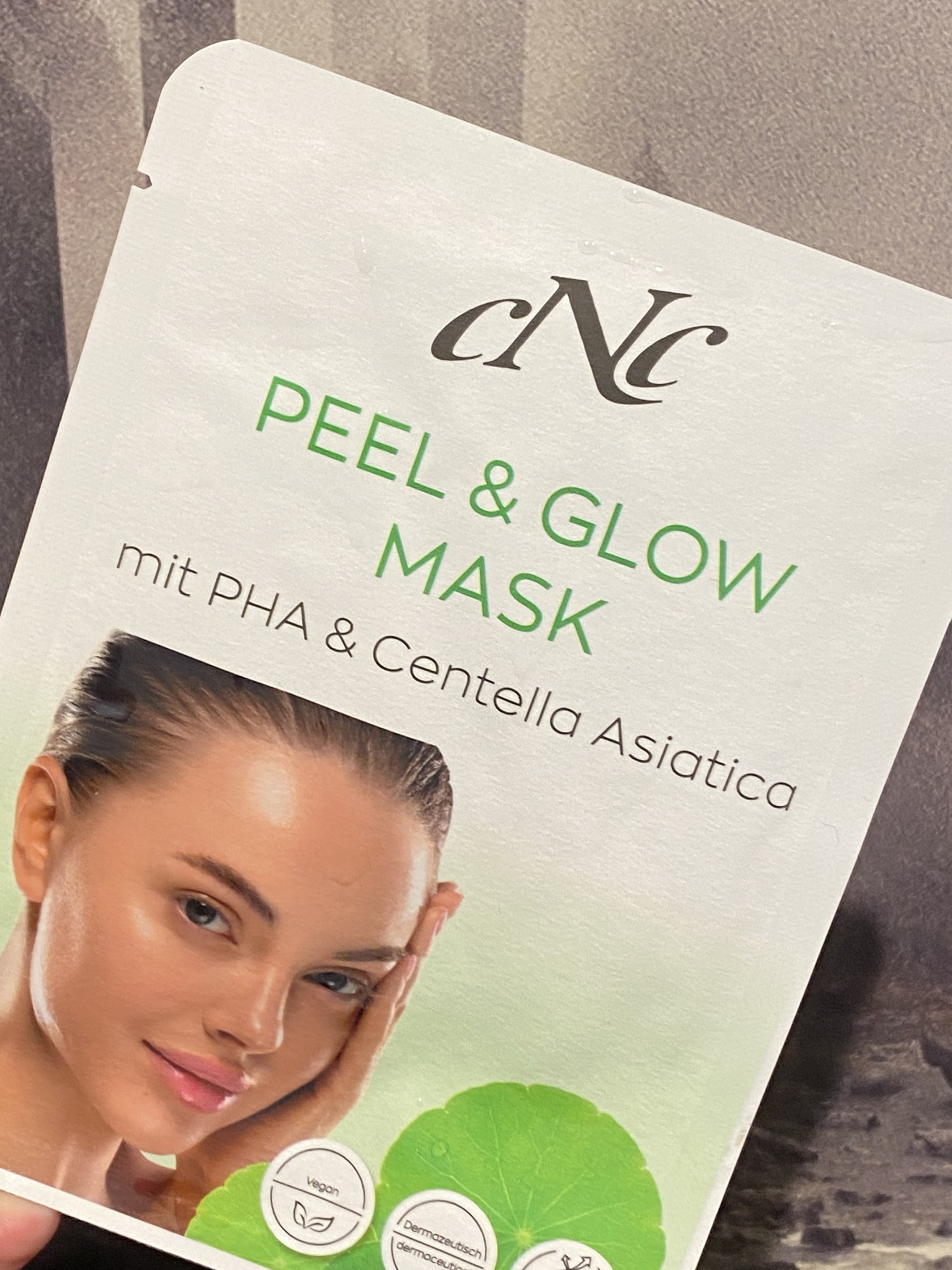 Cnc Peel & Glow mask