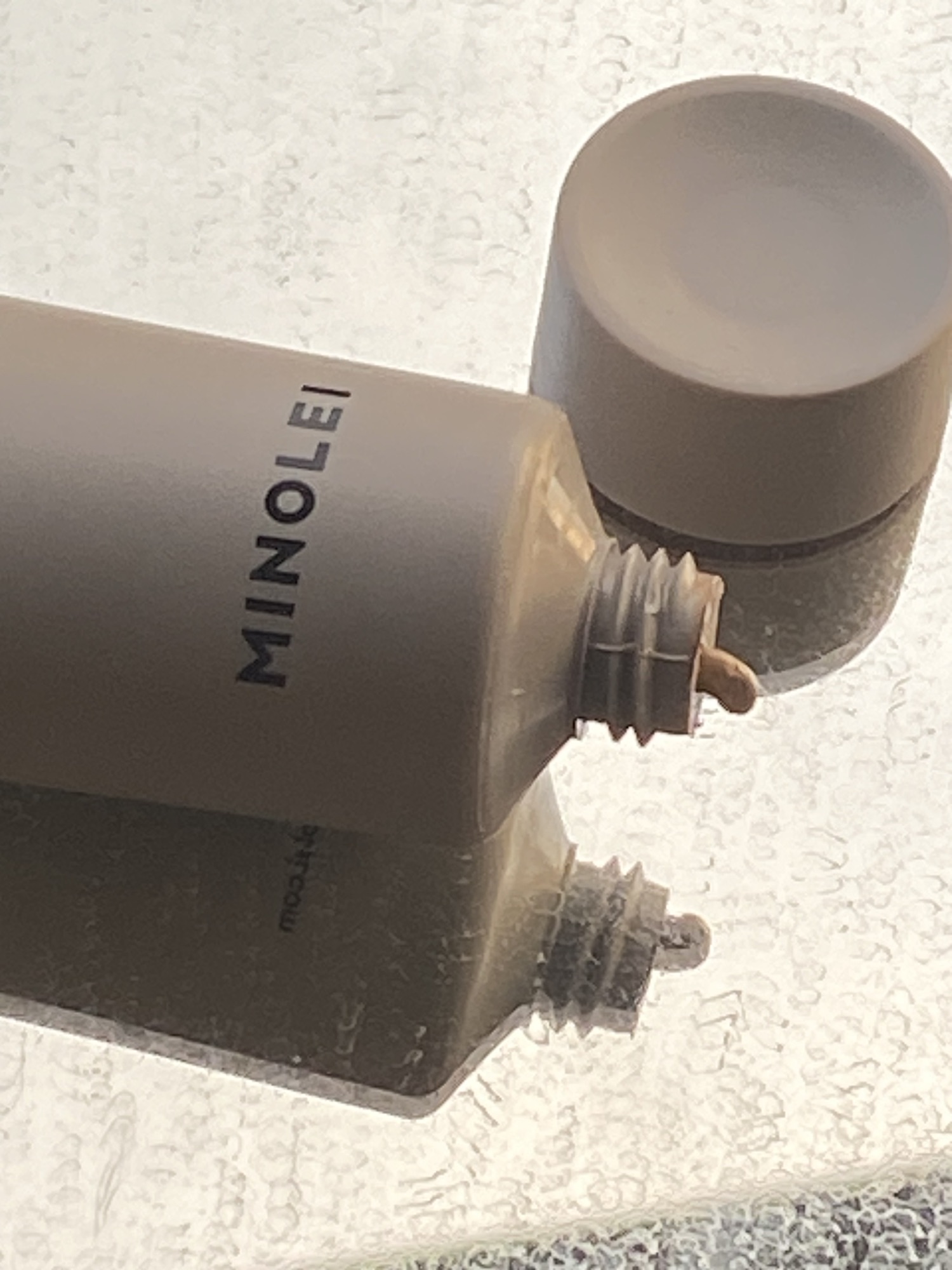 Minolei lightweight foundation